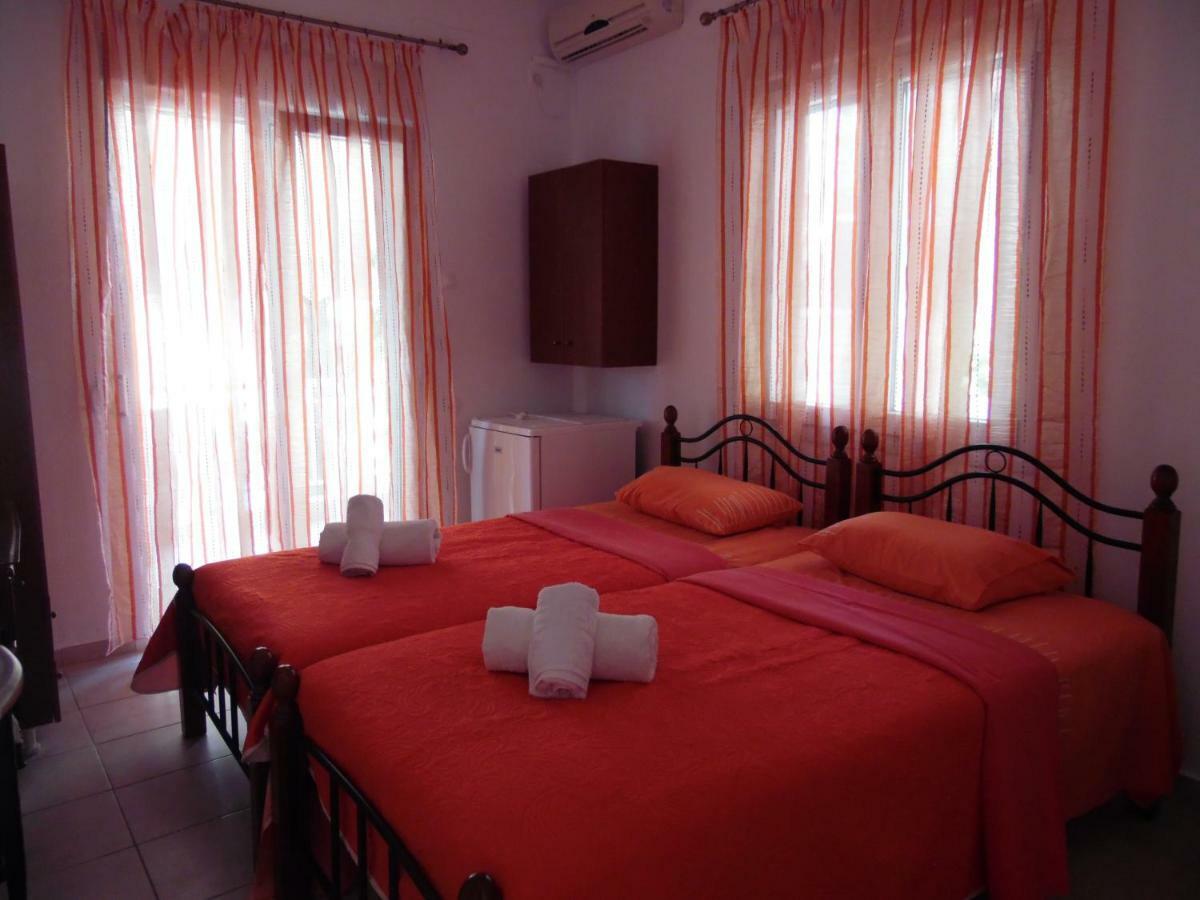 Four Seasons 1 Apartment Paralia Katerinis Bagian luar foto
