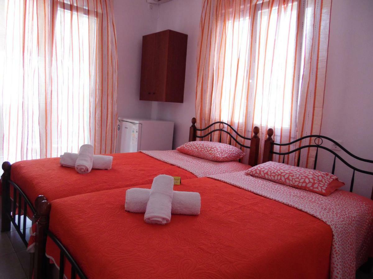 Four Seasons 1 Apartment Paralia Katerinis Bagian luar foto